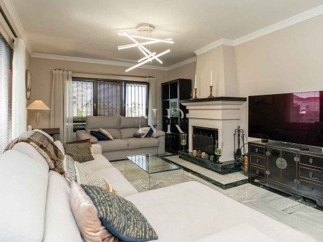 Villa with pool in Bahía de Marbella for long-term rental