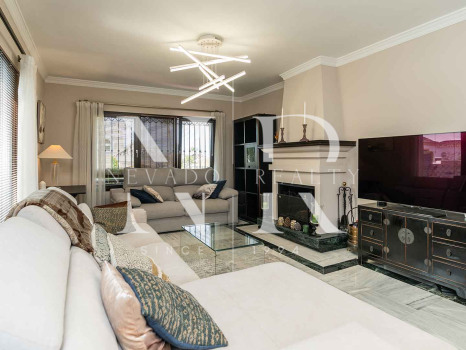 Villa with pool in Bahía de Marbella for long-term rental