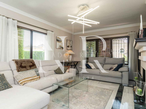 Villa with pool in Bahía de Marbella for long-term rental