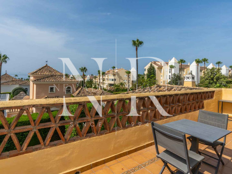 Villa with pool in Bahía de Marbella for long-term rental
