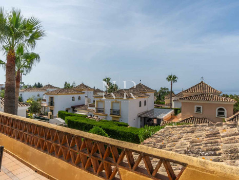 Villa with pool in Bahía de Marbella for long-term rental