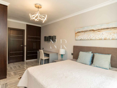 Villa with pool in Bahía de Marbella for long-term rental