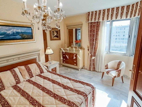 Apartment for sale in Marbella city center on the second line of the beach