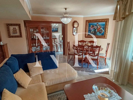 Appartement à vendre dans le centre-ville de Marbella, en deuxième ligne de plage