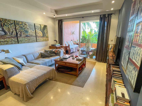 Apartment on the Golden Mile for short term rental.