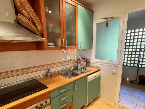 Apartment on the Golden Mile for short term rental.