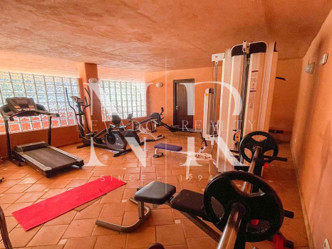 Apartment on the Golden Mile for short term rental.