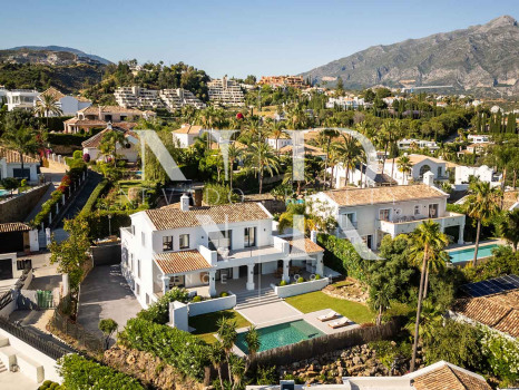 Villa in Los Naranjos Golf with sea views for sale