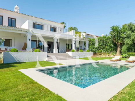 Villa in Los Naranjos Golf with sea views for sale
