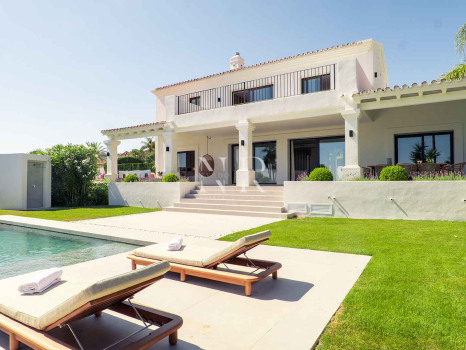 Villa à Los Naranjos Golf avec vue sur la mer à vendre