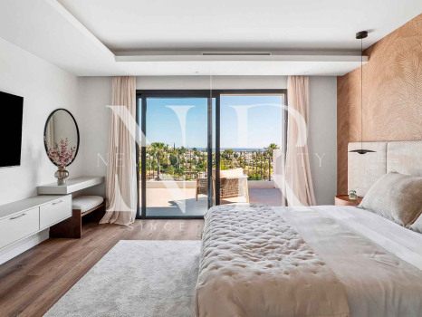 Villa in Los Naranjos Golf with sea views for sale