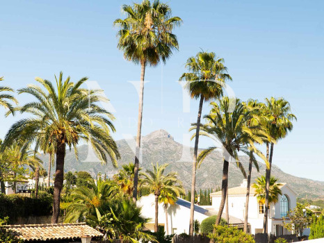 Villa in Los Naranjos Golf with sea views for sale
