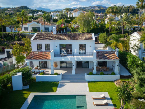 Villa à Los Naranjos Golf avec vue sur la mer à vendre