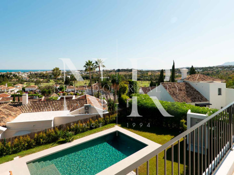 Villa in Los Naranjos Golf with sea views for sale
