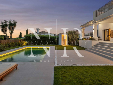 Villa in Los Naranjos Golf with sea views for sale