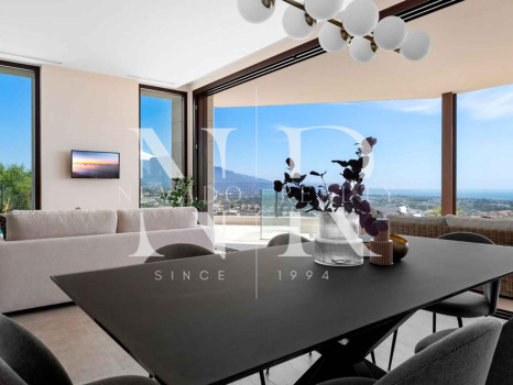 Villa en Benahavís con vistas panorámicas al mar en venta