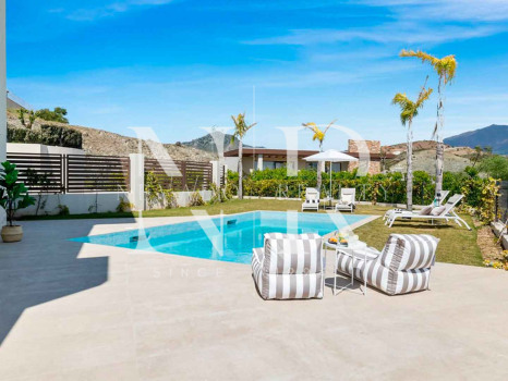Villa en Benahavís con vistas panorámicas al mar en venta