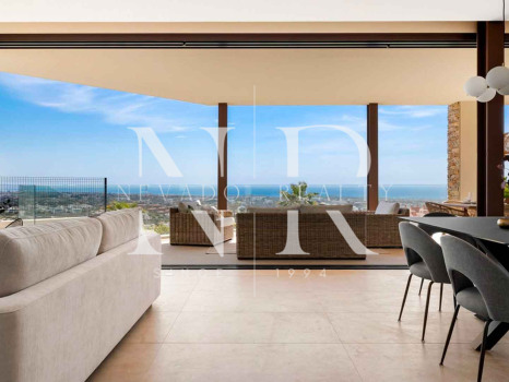 Villa en Benahavís con vistas panorámicas al mar en venta