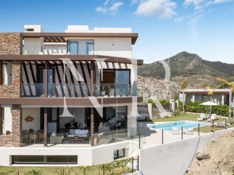 Villa en Benahavís con vistas panorámicas al mar en venta