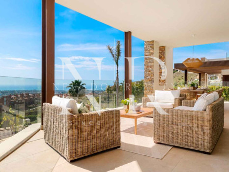 Villa en Benahavís con vistas panorámicas al mar en venta