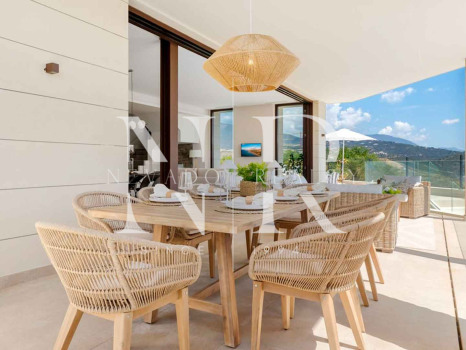 Villa en Benahavís con vistas panorámicas al mar en venta