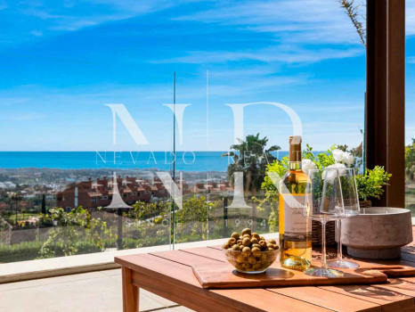 Villa en Benahavís con vistas panorámicas al mar en venta