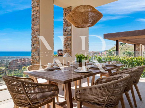 Villa en Benahavís con vistas panorámicas al mar en venta