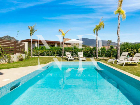Villa en Benahavís con vistas panorámicas al mar en venta
