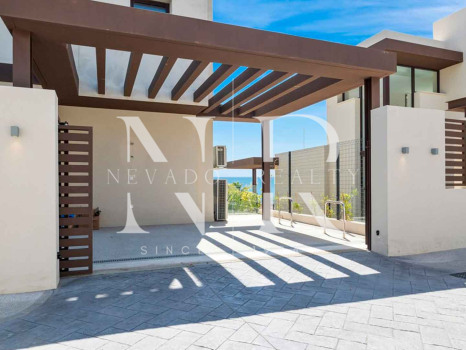 Villa en Benahavís con vistas panorámicas al mar en venta