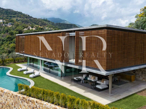 Villa en El Madroñal con vistas panorámicas al mar y a la montaña en venta