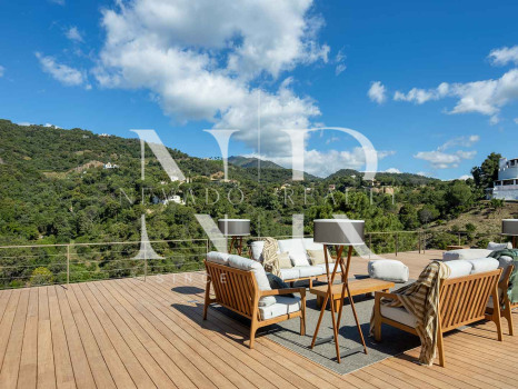 Villa en El Madroñal con vistas panorámicas al mar y a la montaña en venta