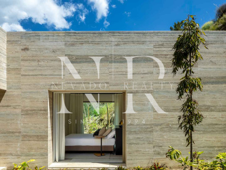 Villa en El Madroñal con vistas panorámicas al mar y a la montaña en venta