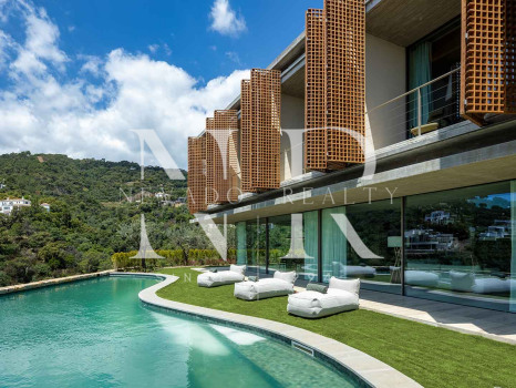 Villa en El Madroñal con vistas panorámicas al mar y a la montaña en venta