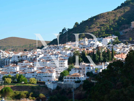 Villa in Los Arqueros with sea views for sale