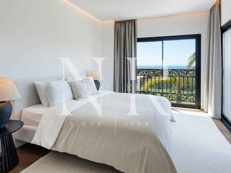 Villa in Los Arqueros with sea views for sale