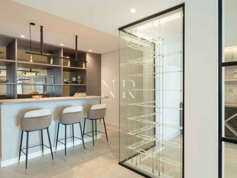 Villa en Urbanización El Madroñal con vistas panorámicas al mar en venta
