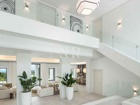 Villa en Urbanización El Madroñal con vistas panorámicas al mar en venta