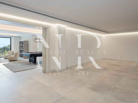 Villa en Urbanización El Madroñal con vistas panorámicas al mar en venta