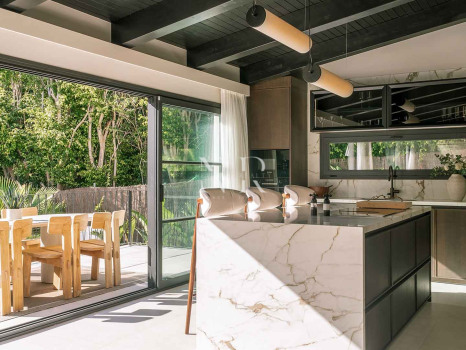 Completely refurbished villa in Nueva Andalucia for sale