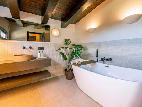 Completely refurbished villa in Nueva Andalucia for sale