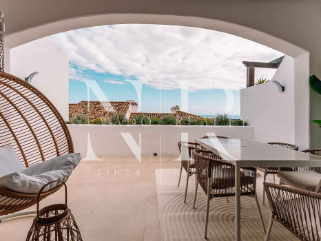 Maison mitoyenne à vendre dans le lotissement El Alto avec vue panoramique sur la mer