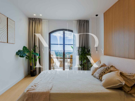 Maison mitoyenne à vendre dans le lotissement El Alto avec vue panoramique sur la mer