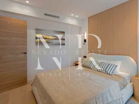 Maison mitoyenne à vendre dans le lotissement El Alto avec vue panoramique sur la mer