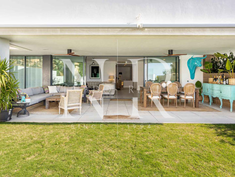 Pareada en Urbanización Artola Homes con piscina privada en venta