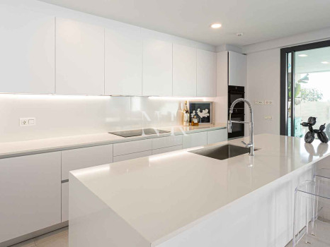 Pareada en Urbanización Artola Homes con piscina privada en venta