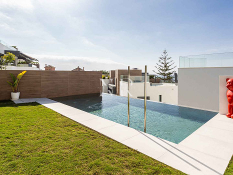 Pareada en Urbanización Artola Homes con piscina privada en venta