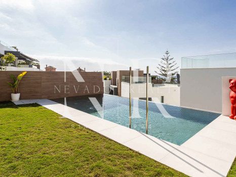 Pareada en Urbanización Artola Homes con piscina privada en venta