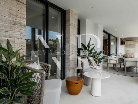 Newly built penthouse in Aloha for sale