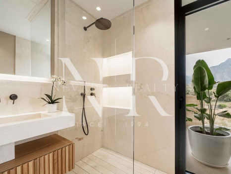 Newly built penthouse in Aloha for sale