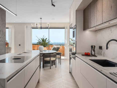 Appartement à vendre dans le lotissement Les Belvederes avec vue panoramique sur la mer
